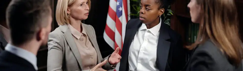 Navigating the Legal Industry: Different Paths to Becoming a Lawyer